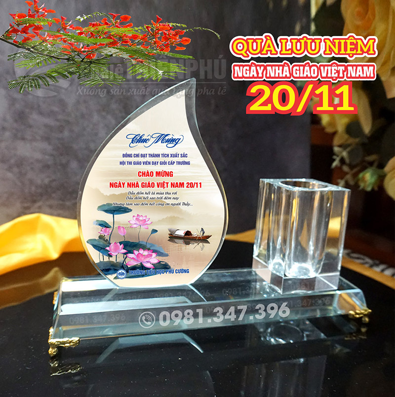 quà tặng 20/11 có cắm bút hình ngọn lửa 