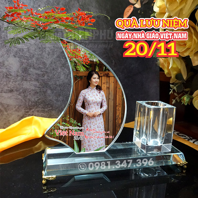 quà tặng 20/11 có cắm bút hình cánh buồm cong 