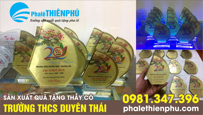 sản xuất quà tặng họp lớp 01